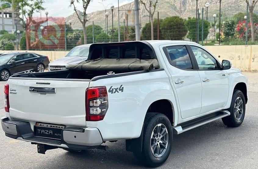 میتسوبیشی L200